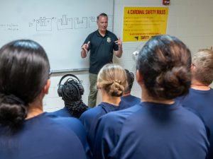 Wurde die Ausbildung der US-ICE-Offiziere auf 47 Tage verkürzt?